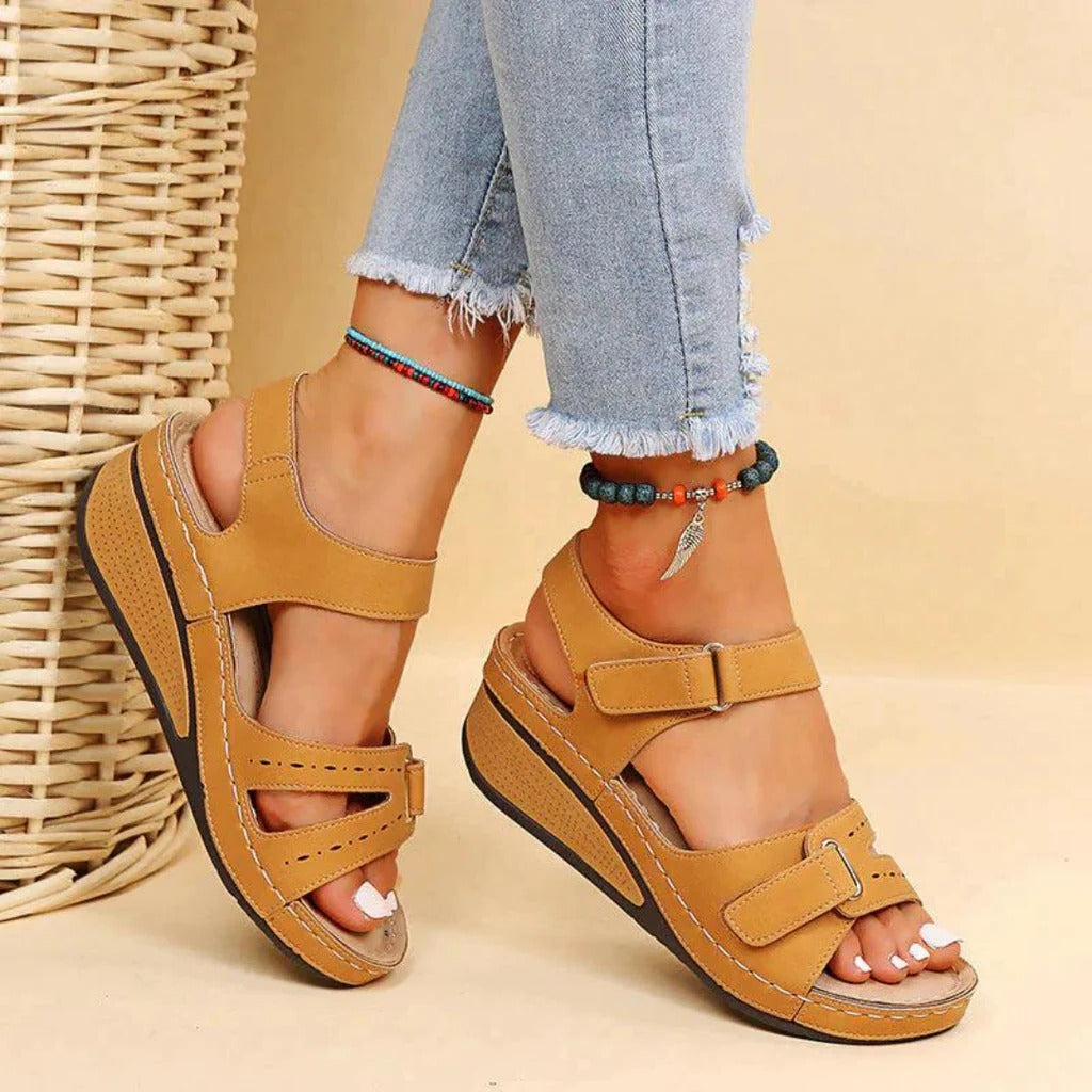 Supportive women's casual sandals with excellent arch support, designed for all-day comfort.