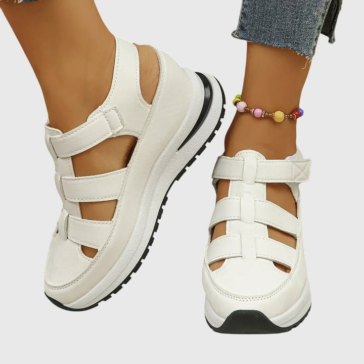 Women's walking sandals, orthopedic with adjustable arch support, ideal for summer.