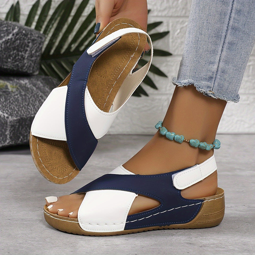 Women's orthopedic sandals with three adjustable straps, providing optimal arch support & comfort for daily use.