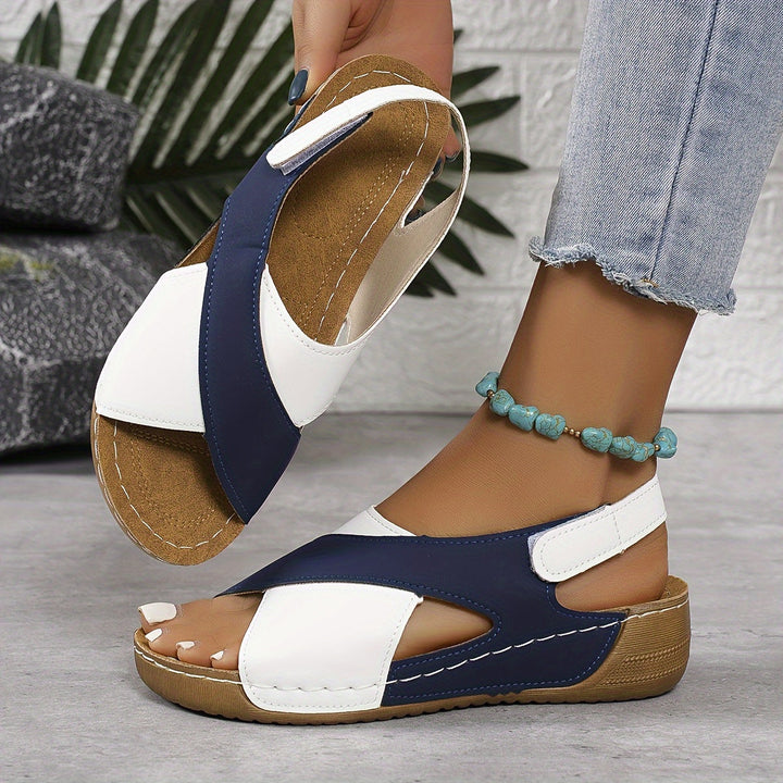 Women's orthopedic sandals with three adjustable straps, providing optimal arch support & comfort for daily use.