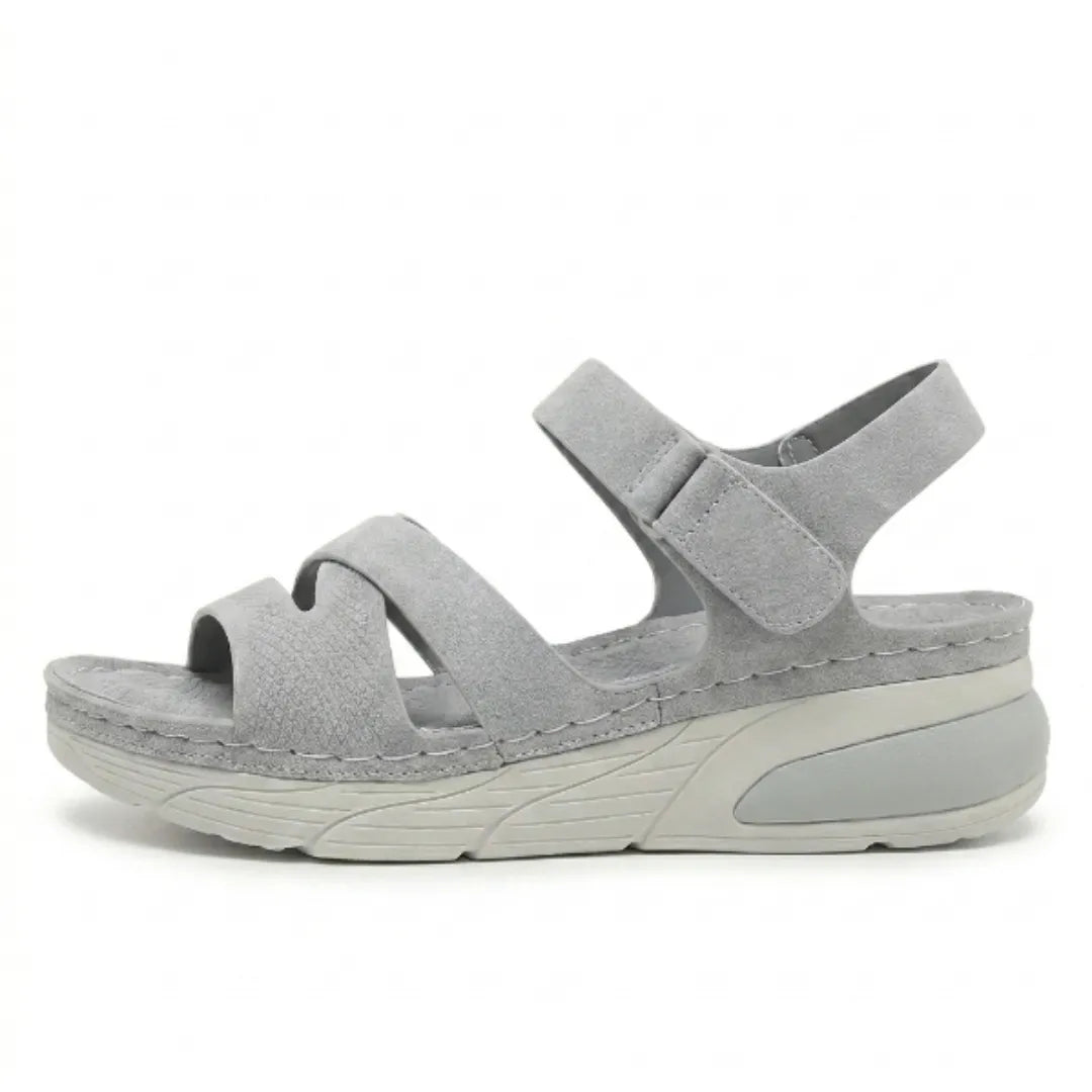 Women's casual sandals offering superior arch support & customizable fit with adjustable straps.