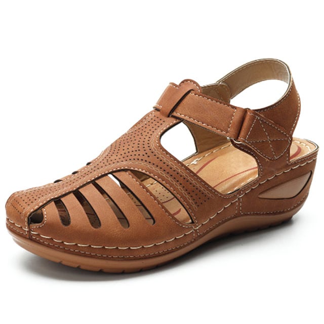 Summer women's walking sandals with adjustable strap, orthopedic arch support for comfort.
