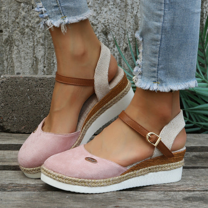 Women's walking sandals featuring advanced orthopedic cushioning & arch support for comfortable strides.