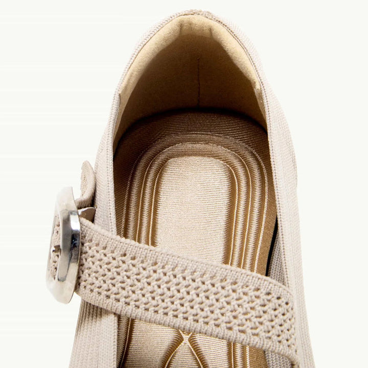 Casual women's flats with square toe and Mary Jane strap, designed for comfort and orthopedic support.