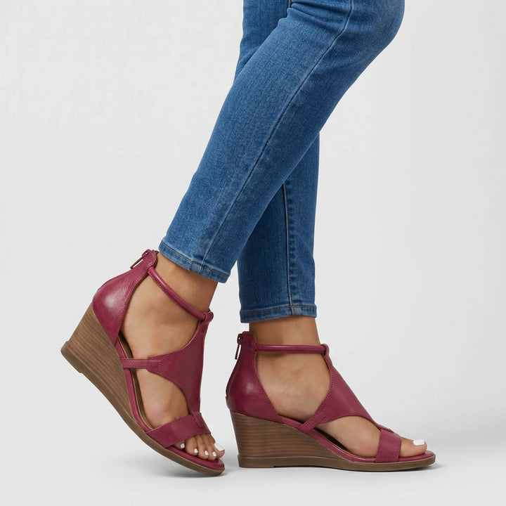Comfortable women's strappy orthopedic sandals, ideal for summer walks & foot relief with arch support.