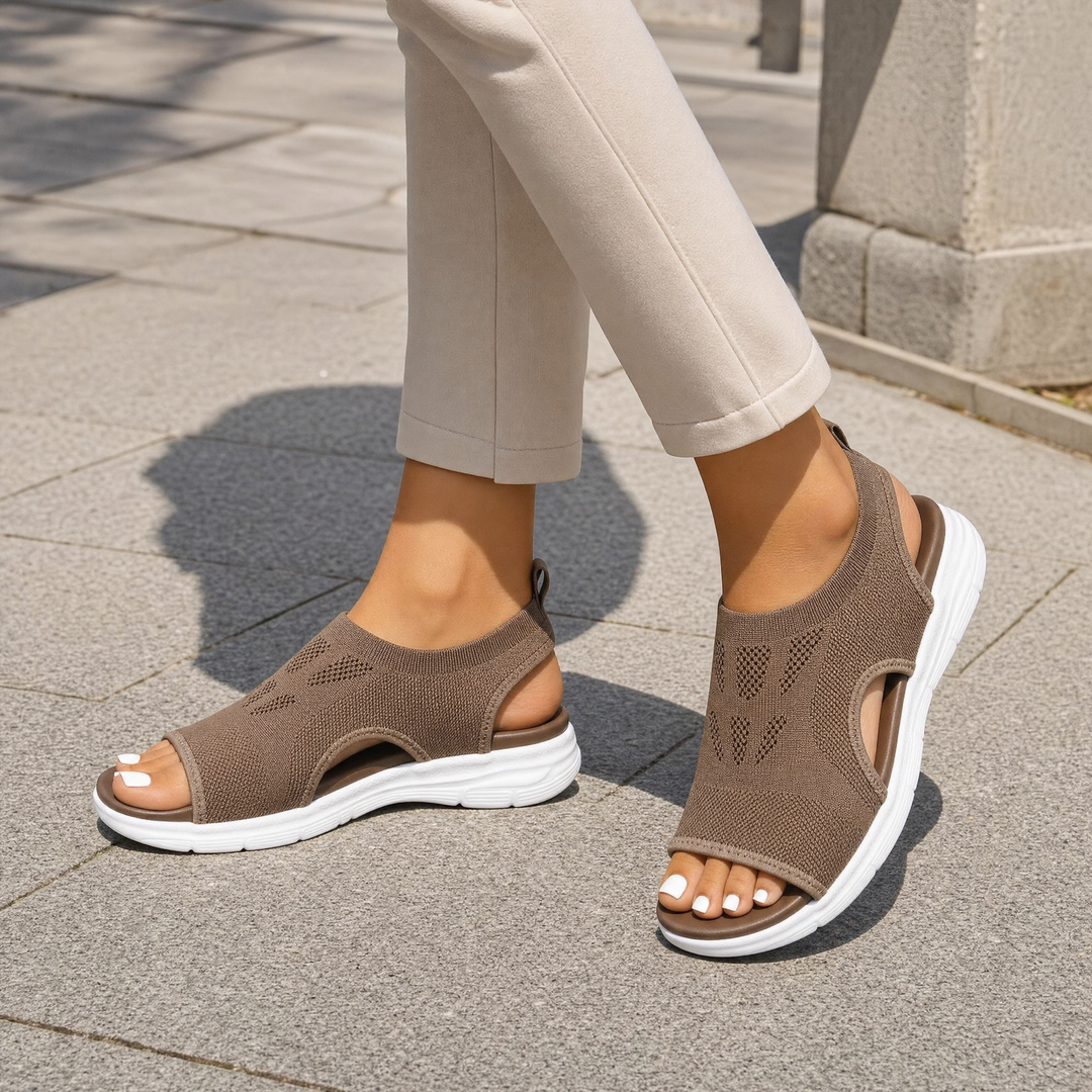 Comfortable women's walking sandals with arch support, ideal for summer casual wear.