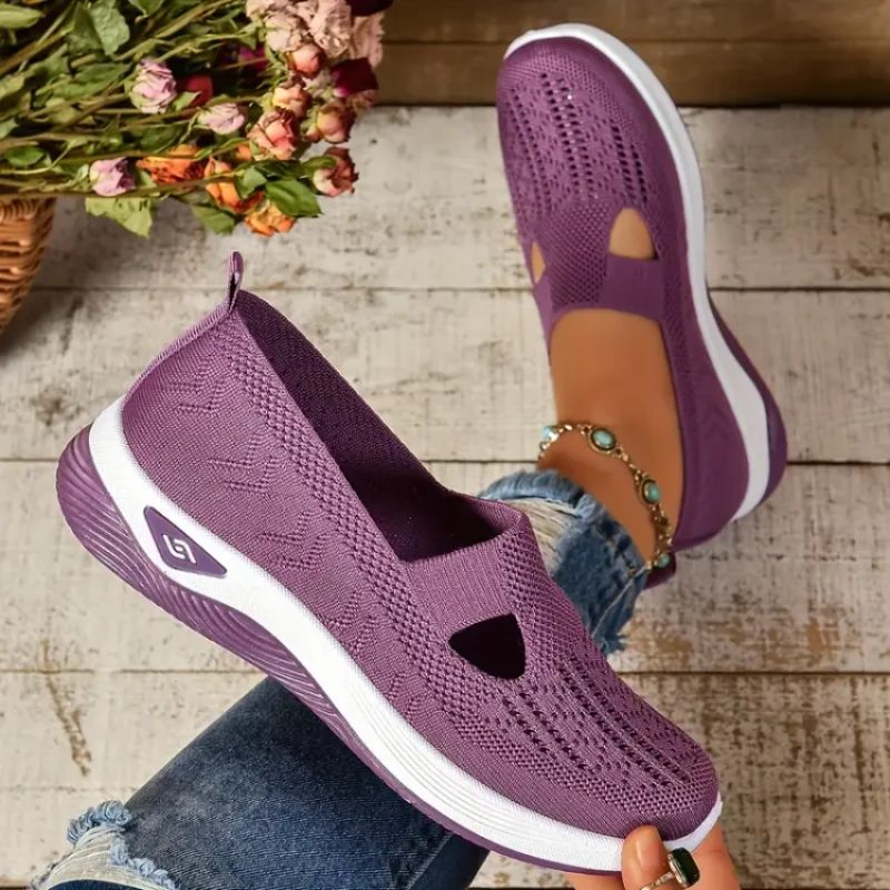 Women's comfortable orthopedic walking shoes. Foot support, wide fit, all-day comfort, pain relief.