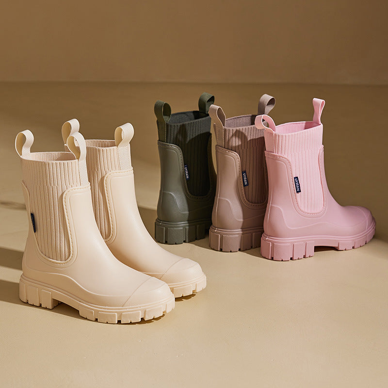 Comfortable women's waterproof ankle boots with arch support, perfect for all-day wear.