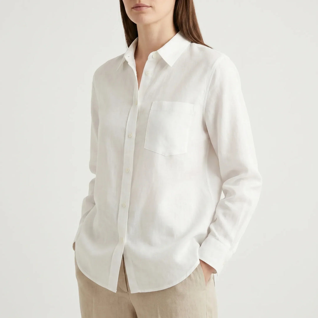 Effortless style with this women's oversized button-down shirt. A versatile, loose fit summer top.