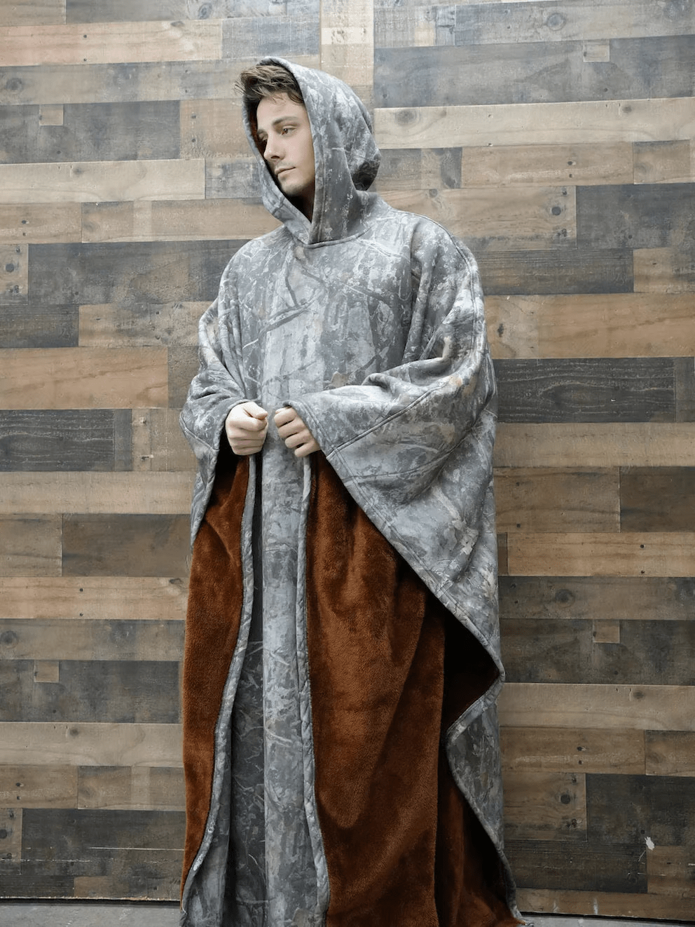 Relaxation fashion: women's oversized soft hoodie, cozy, versatile, & calming.
