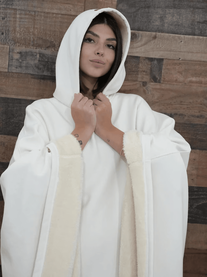 Casual & cozy: women's oversized soft hoodie, perfect for lounge wear fashion.