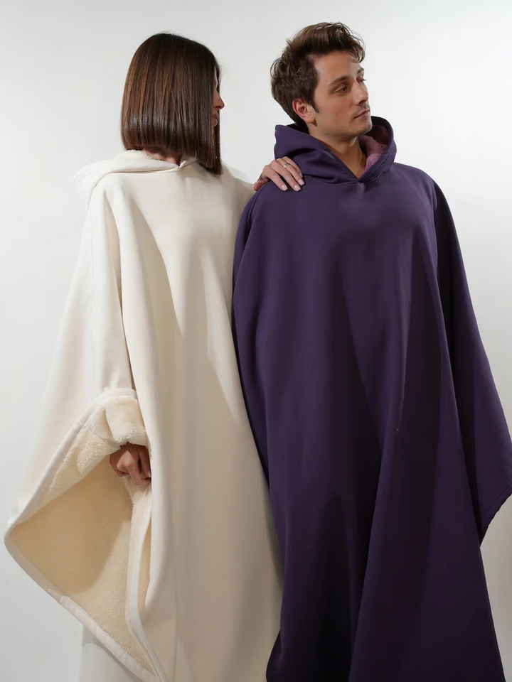Oversized women's calming sweatshirt, super soft for cozy winter relaxation.