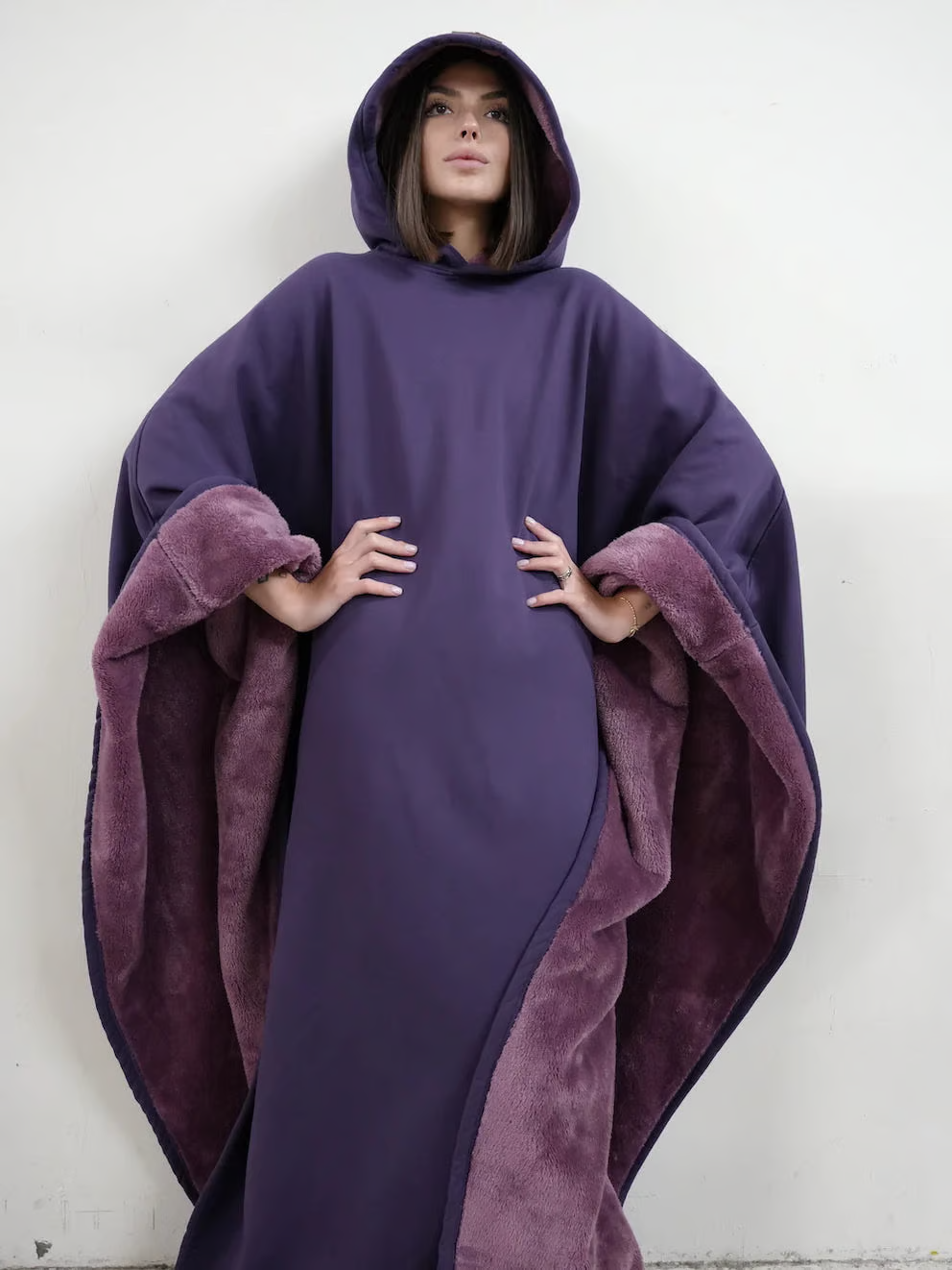 Winter style: women's oversized calming hoodie, a soft and cozy lounge top.