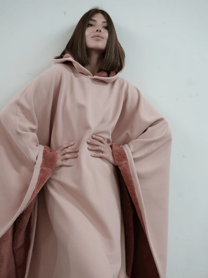 Casual women's oversized hoodie, a soft & calming top for winter fashion.