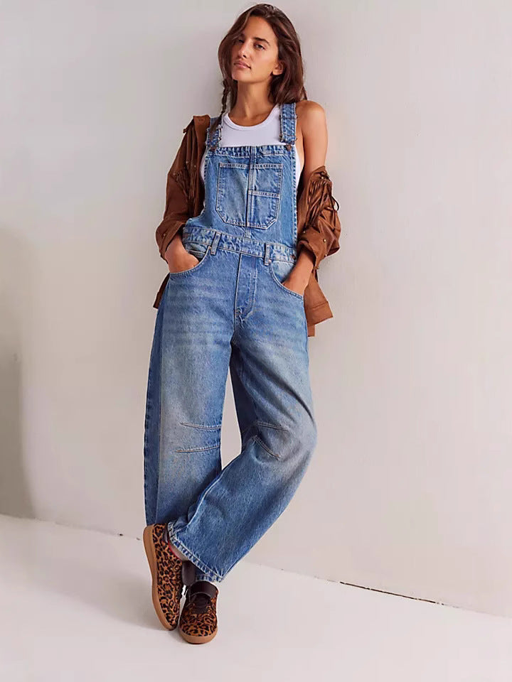 Women's oversized casual overalls with utility pockets, perfect for relaxed everyday streetwear.