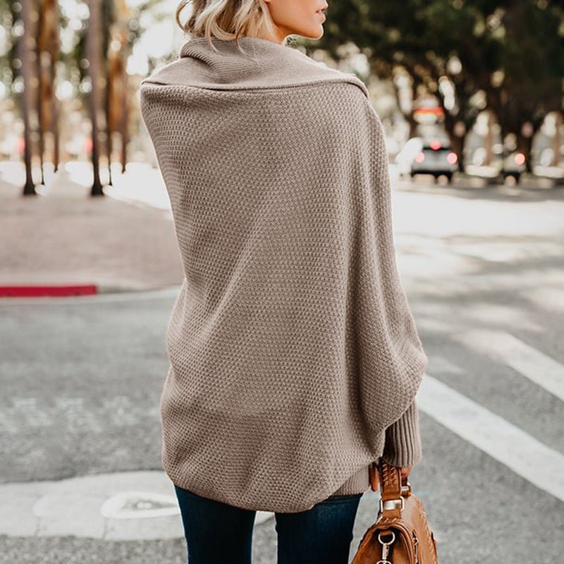 Everyday elegant women's oversized knit cardigan, a stylish and warm layering option.