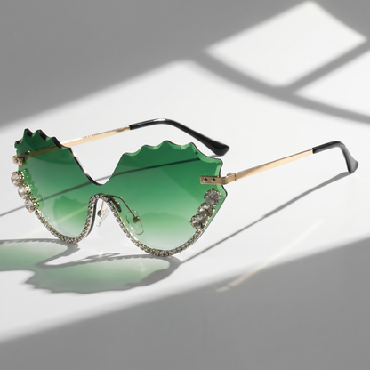 Fashion eyewear: modern oversized rimless women's sunglasses with UV protection, elegant and lightweight.