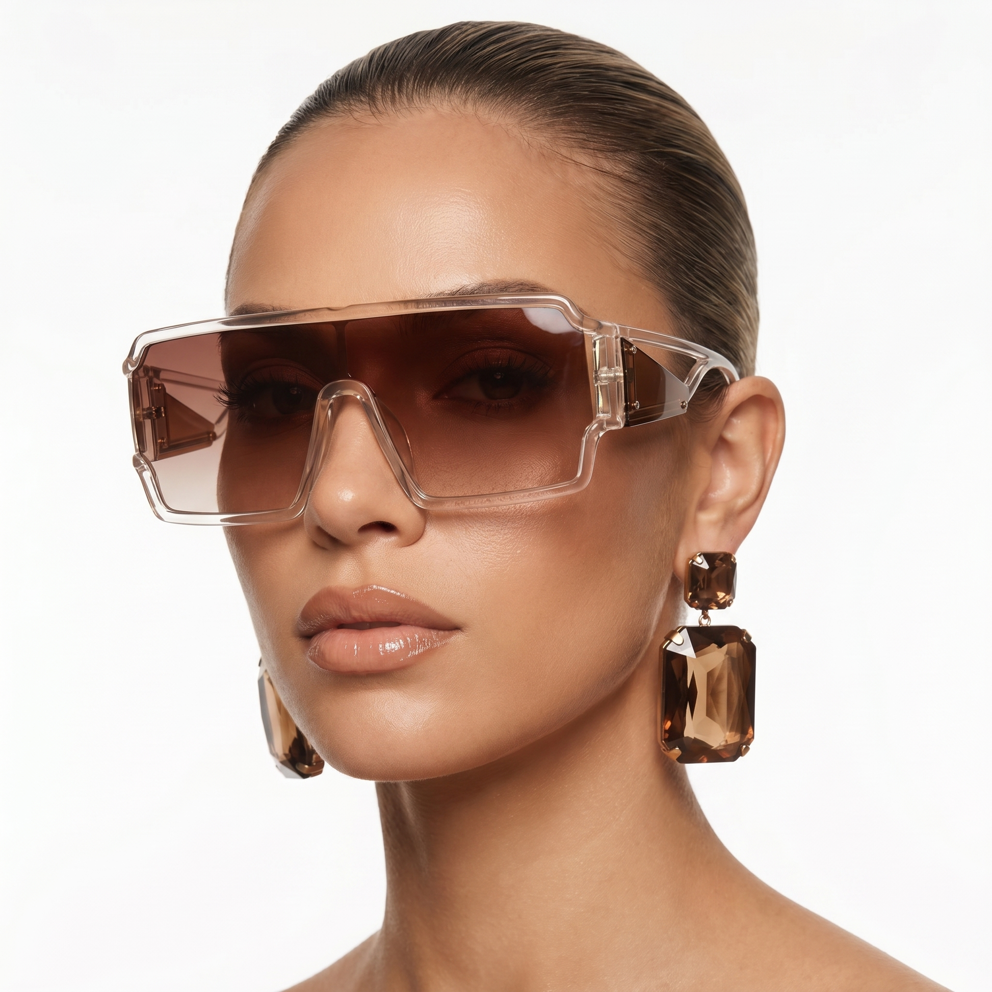 Luxury women's oversized square sunglasses with gradient lenses, ensuring UV400 protection & modern style.