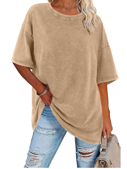 Relaxed fit women's oversized button-down shirt with long sleeves, perfect for summer fashion.