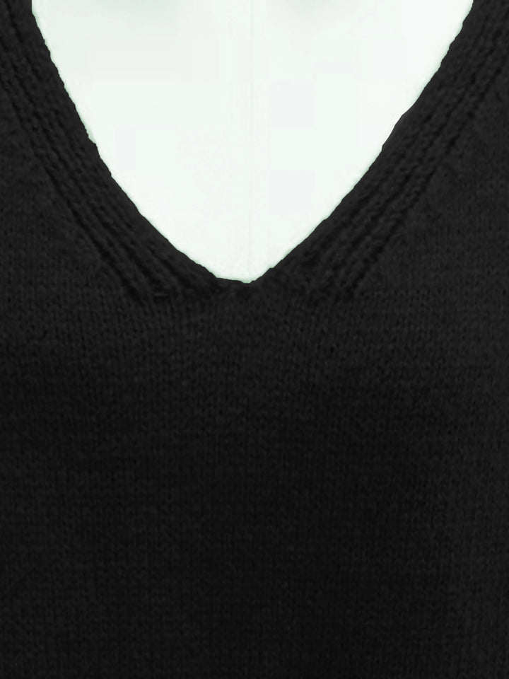 Everyday women's oversized V-neck sweater, plus size. Relaxed fit for cozy fall & winter fashion.