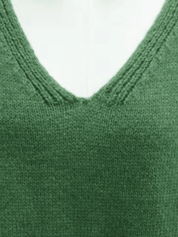 Oversized V-neck sweater for women, plus size. Comfortable fall & winter long sleeve top.