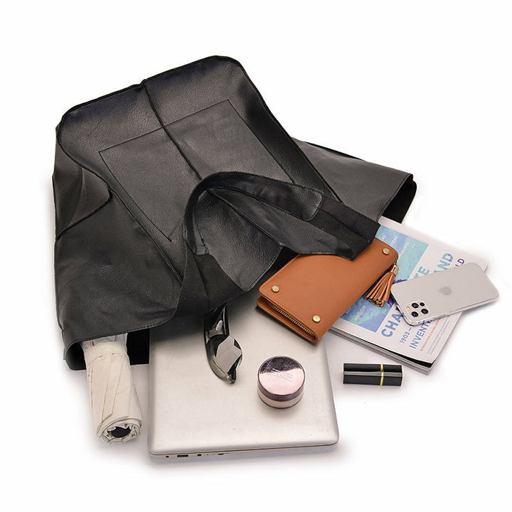 Women's oversized vintage leather shoulder bag, perfect blend of fashion and function.