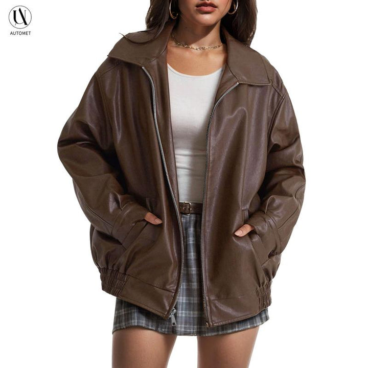 Stylish women's oversized zip jacket with a modern design, perfect as a versatile autumn layer.