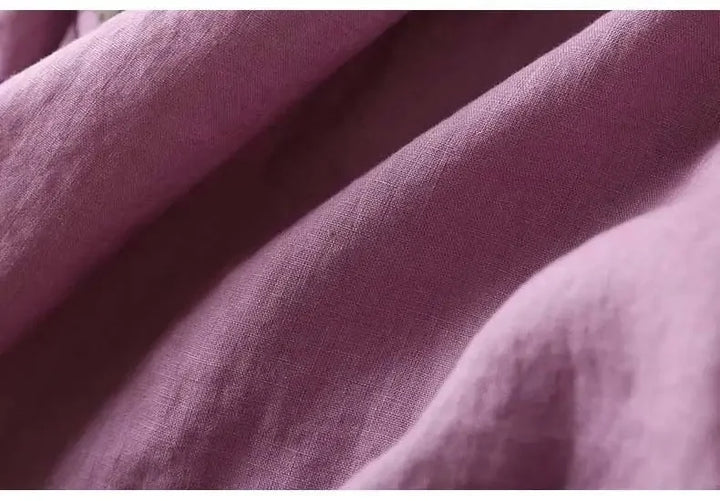 Elegant women's blouse with patterns, V-neck, and relaxed fit. Ideal for comfortable fashion.