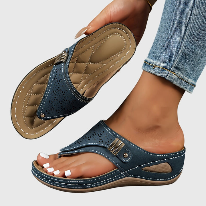 Must-have women's summer platform sandals with secure ankle strap. Comfortable & fashionable chunky heels.