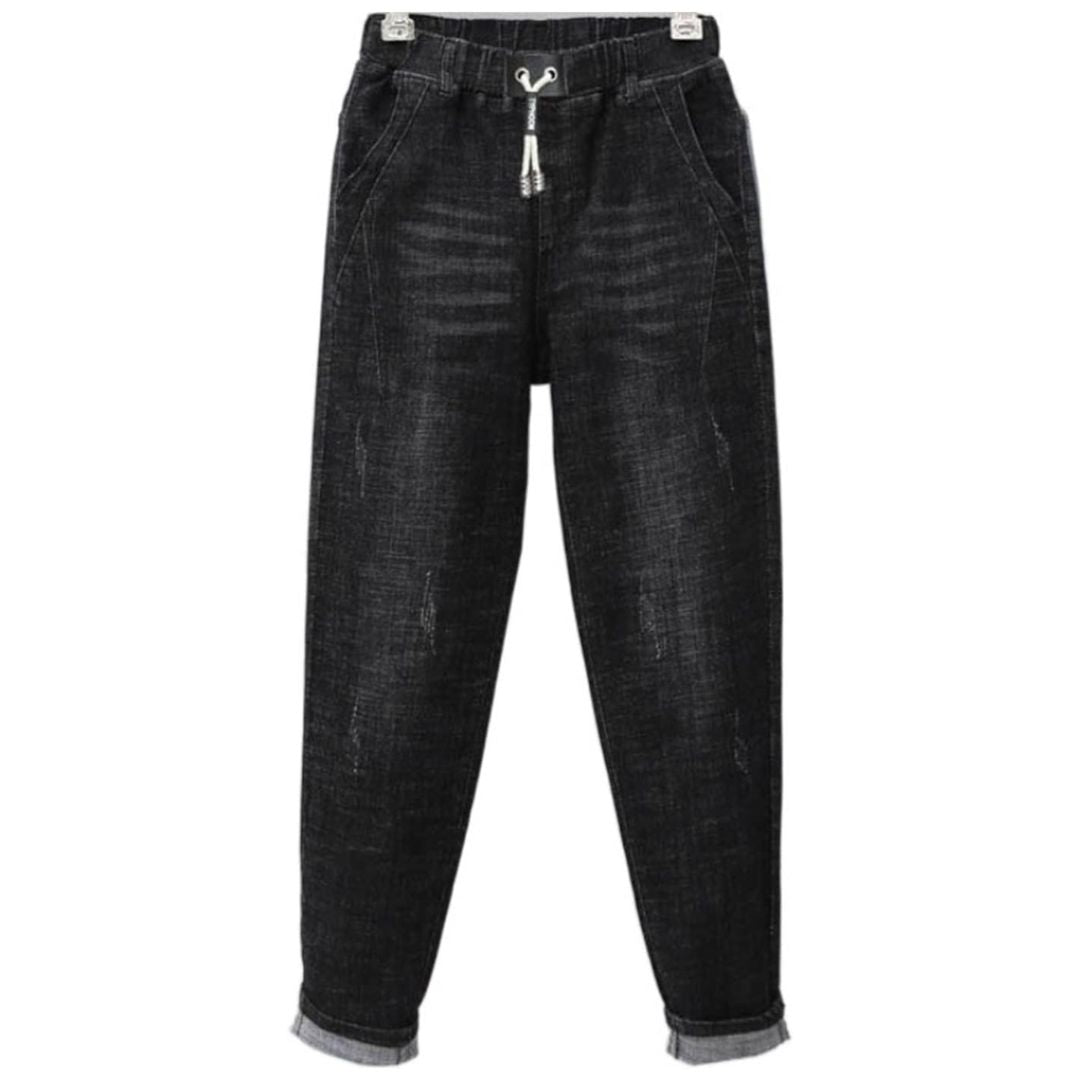Comfortable women's plus size baggy jeans. High-waisted, stretch denim for a relaxed, all-year fashion bottom.