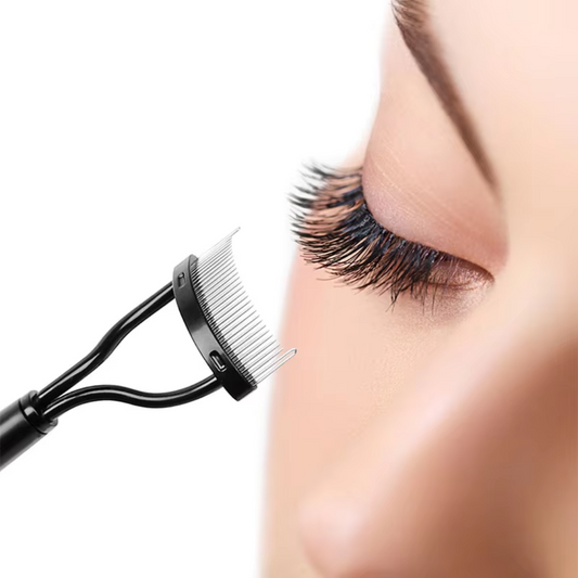Women's precision eyelash comb & separator for defined, clump-free lashes.