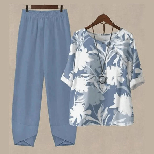 Women's printed blouse & pants set, an elegant two-piece outfit for effortless casual chic style.
