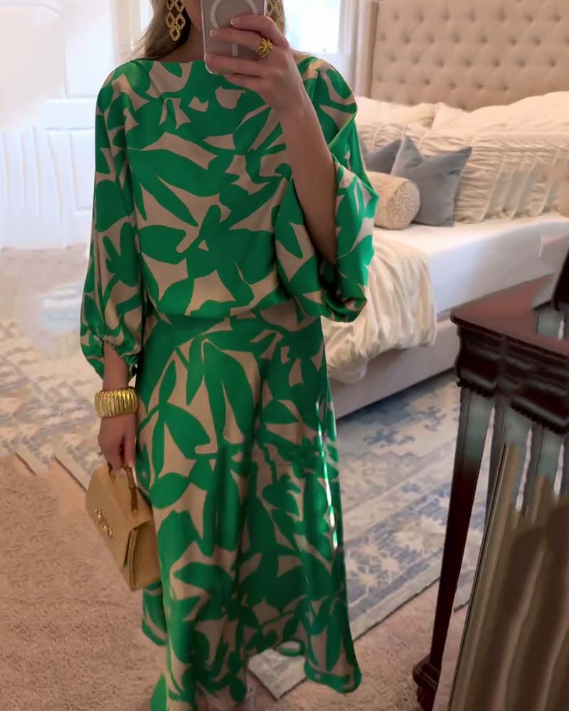 Casual women's matching printed two-piece set, comfortable with stylish lantern sleeves.