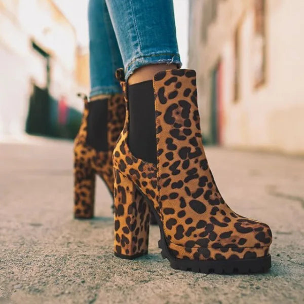 Ravona Rise women's ankle boots with a comfortable block heel for stable, elevated style.