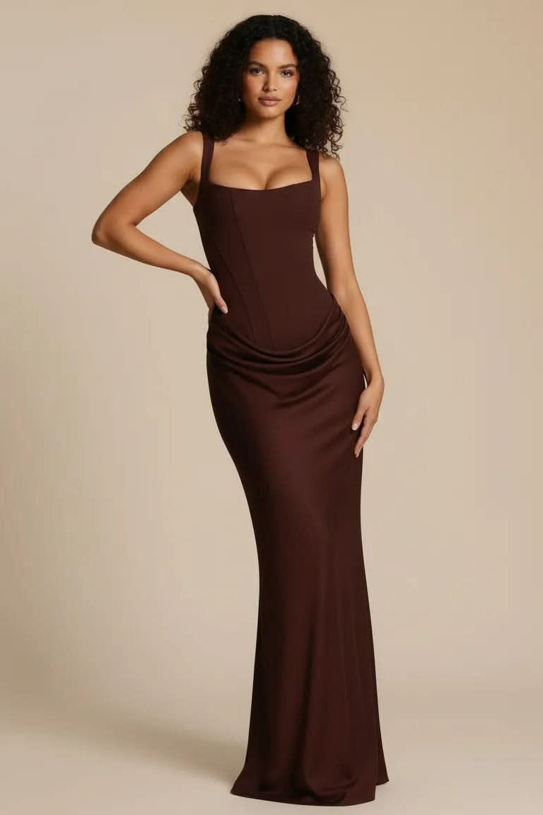 Formal women's midi dress with a tailored fit, an elegant choice for any party.
