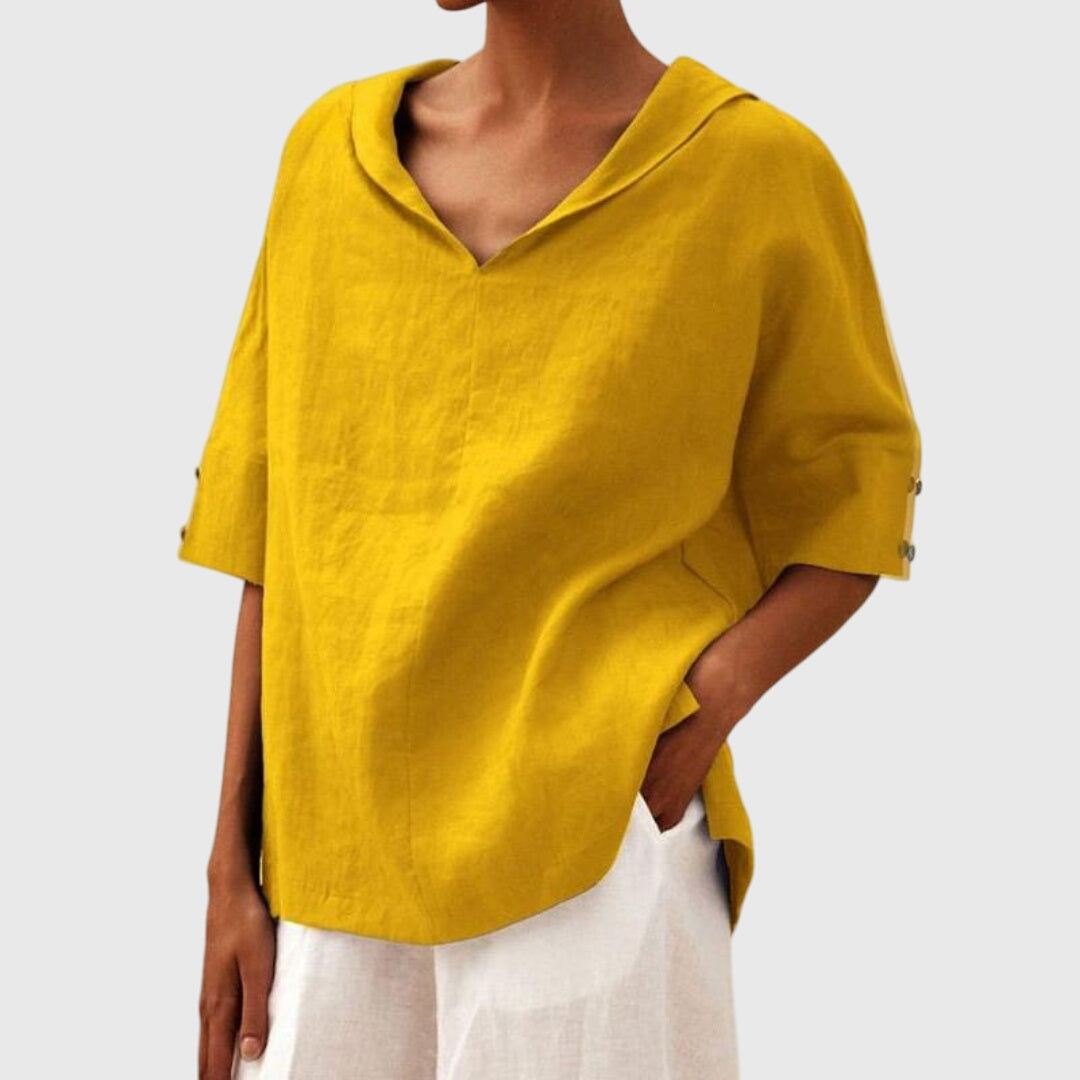 Effortless women's relaxed fit blouse, a chic and versatile top for comfortable everyday fashion.
