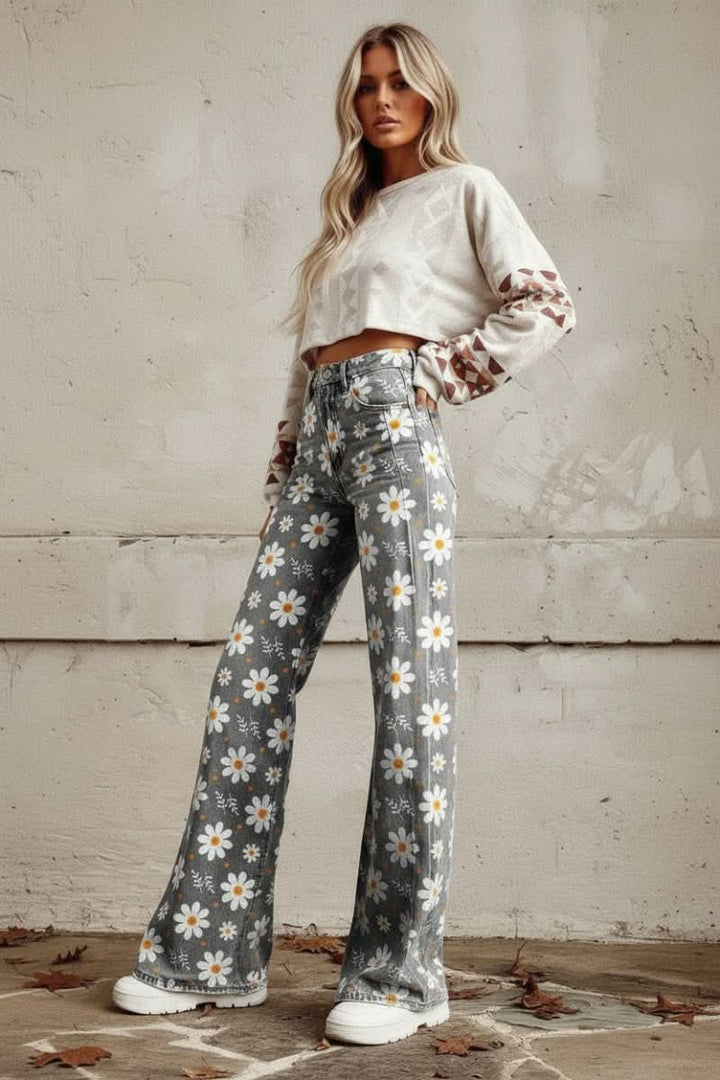 Women's relaxed fit breathable summer jeans, perfect for casual wear & comfort.