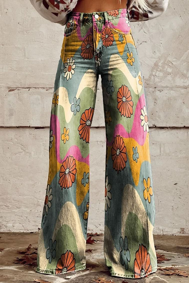 Loose fit summer pants for women, providing breathable comfort & relaxed style.
