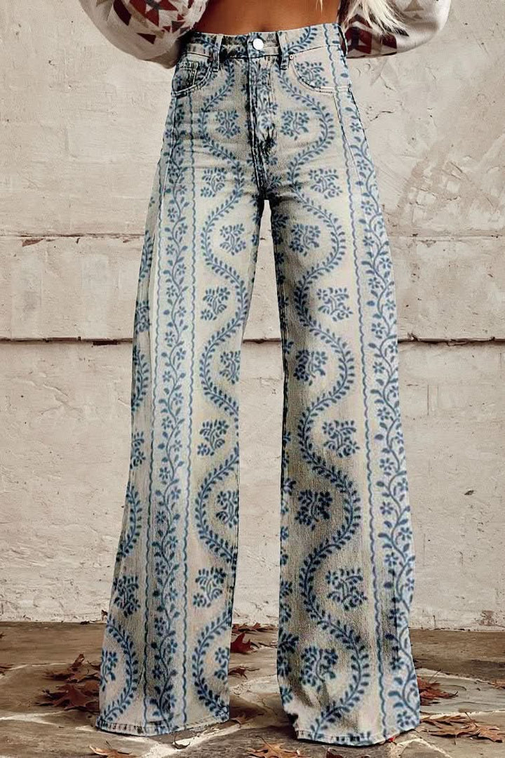Comfortable women's baggy jeans, ideal for a relaxed fit and summer breathability.
