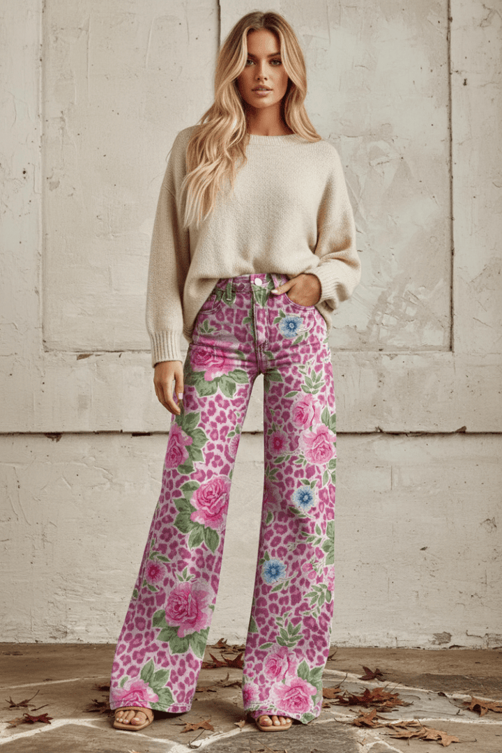 Fashionable baggy jeans for women, ultimate summer style with a breathable feel.