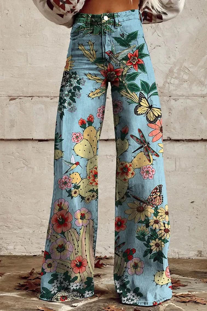 Breathable women's denim, loose fit and perfect as summer casual wear.