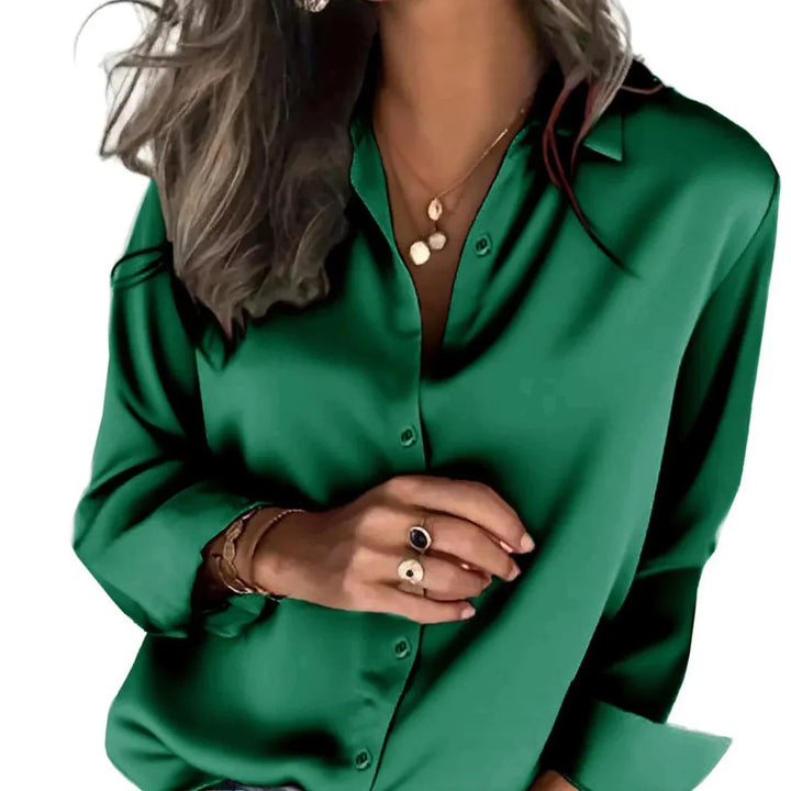 Stylish women's long-sleeve relaxed fit button down shirt, offering ultimate comfort and versatility.