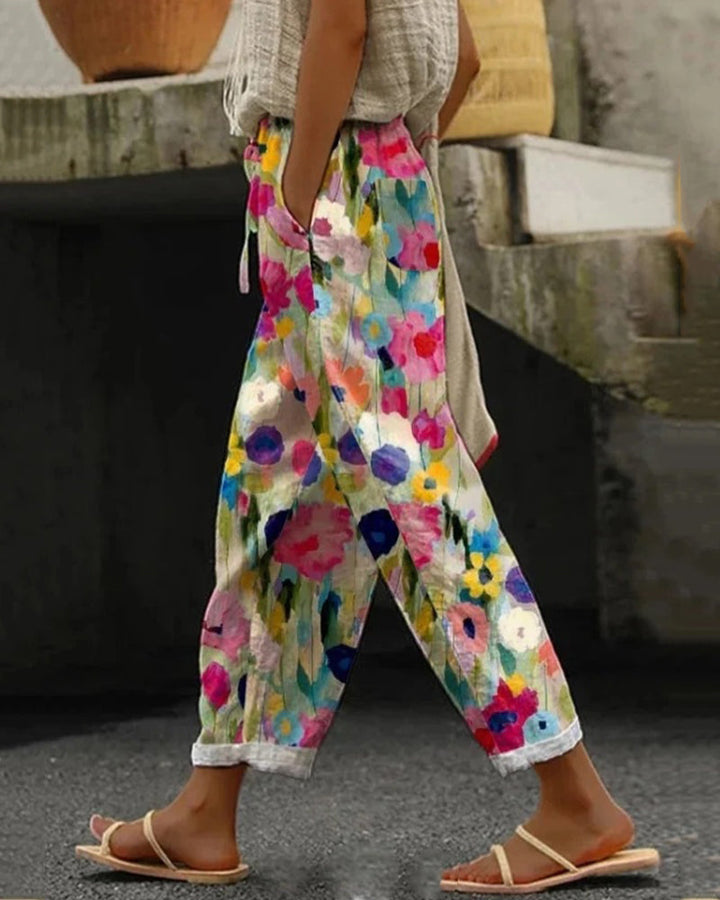 Effortless style with these women's floral print relaxed trousers. Comfortable casual pants for warm weather.