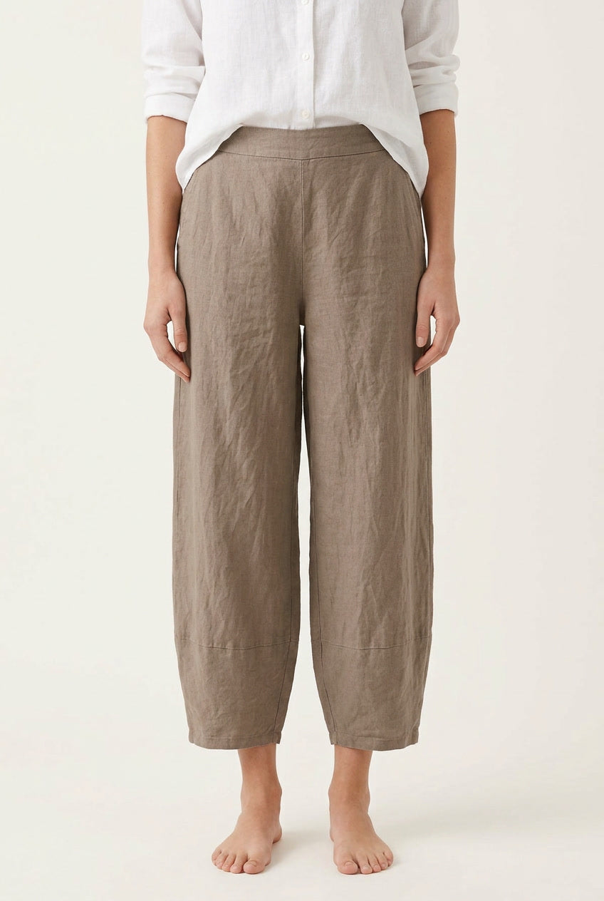Women's relaxed fit linen pants, ideal for comfortable leisure wear & everyday style.