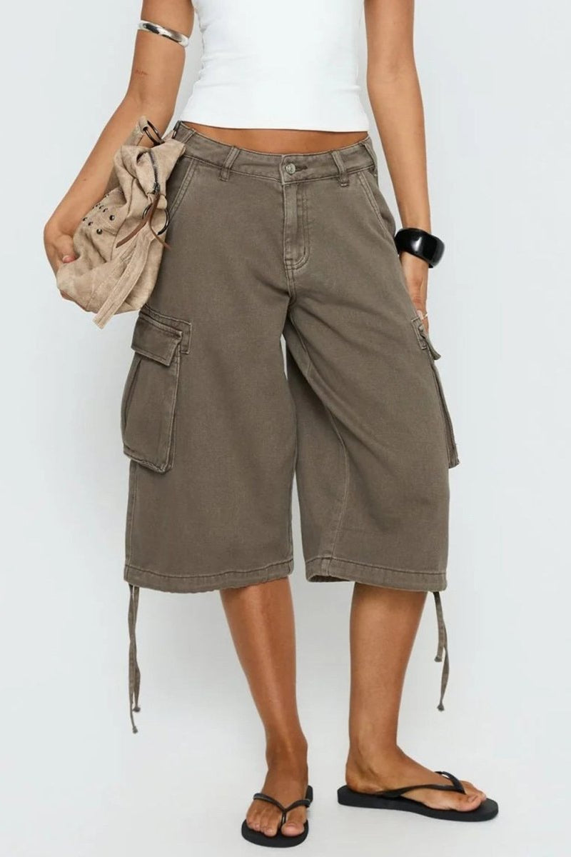 Relaxed fit mocha cargo capris for women, versatile and stylish, perfect for summer and casual occasions.