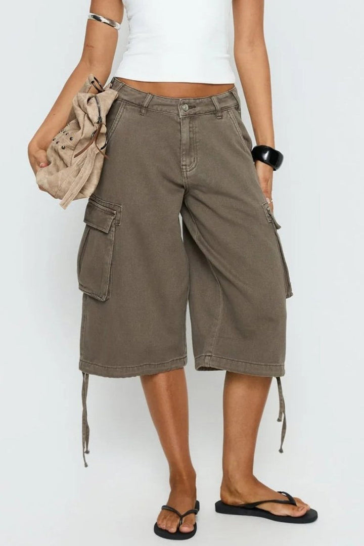 Relaxed fit mocha cargo capris for women, versatile and stylish, perfect for summer and casual occasions.