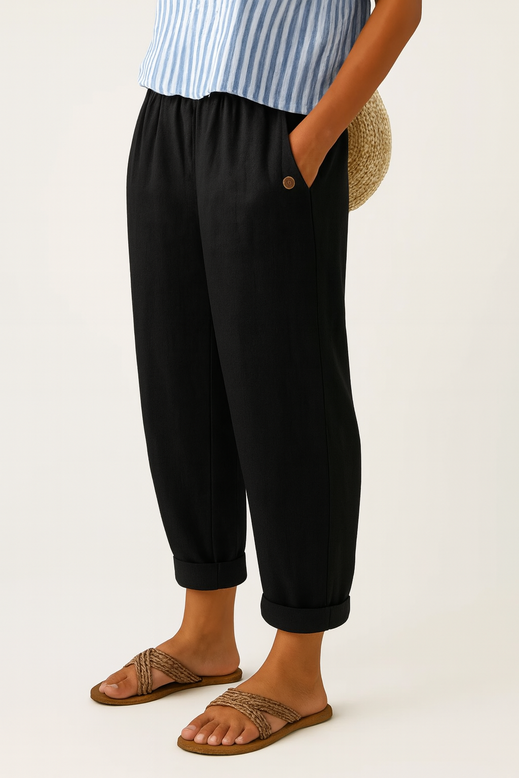 Easy-to-wear women's casual trousers featuring a relaxed fit and flexible elastic waist for ultimate comfort.