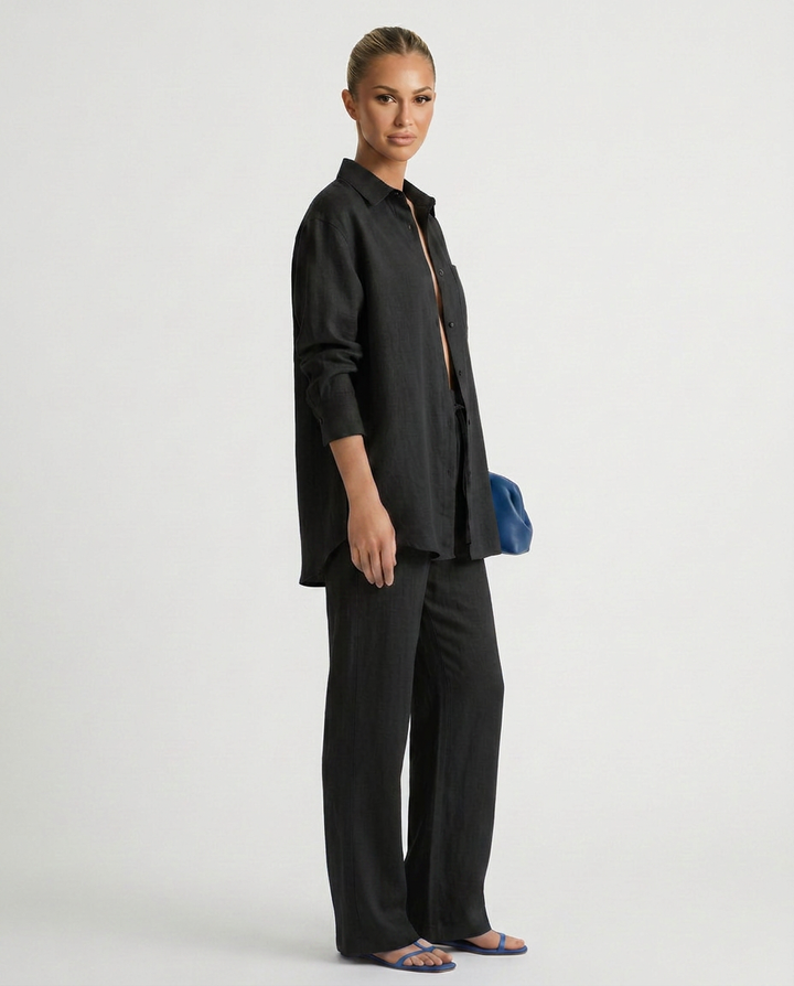 Comfortable women's casual lounge set, a relaxed two-piece for everyday versatile style.