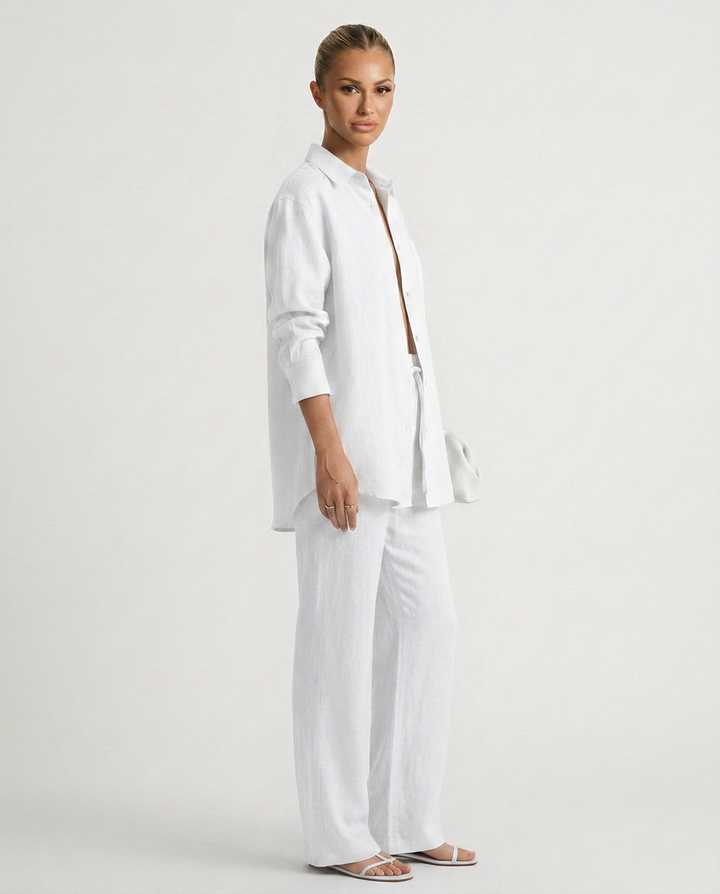 Everyday style: Women's relaxed two-piece lounge set, comfortable & versatile for summer.