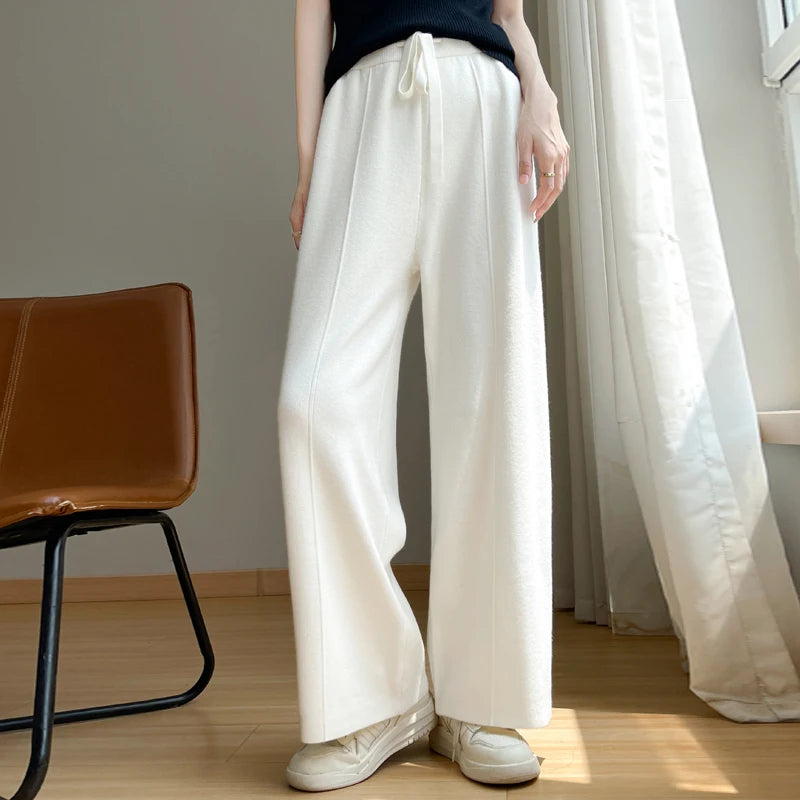 High-waist women's wide-leg trousers, perfect for effortless casual style, comfort, and everyday fashion.